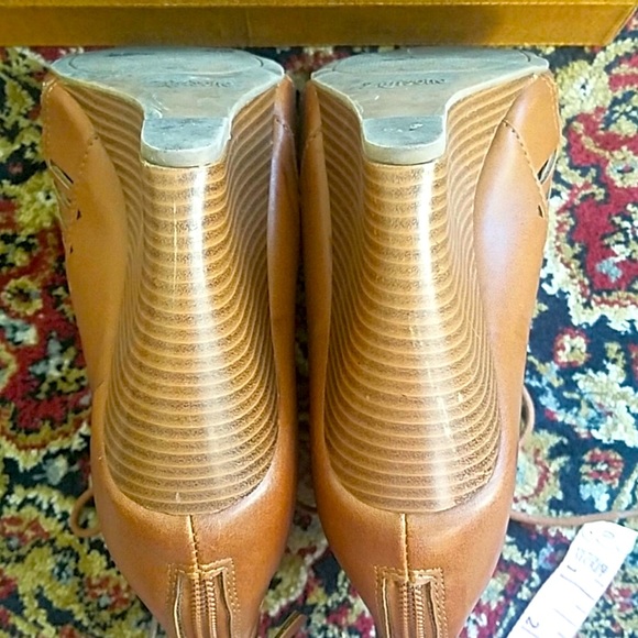 Tan wedge shoes - Picture 4 of 8